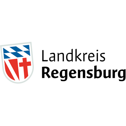 Auf dem Bild sieht man das Logo vom Landkreis Regensburg. Es ist ein Wappen in rot und blau. Daneben steht: Landkreis Regensburg.